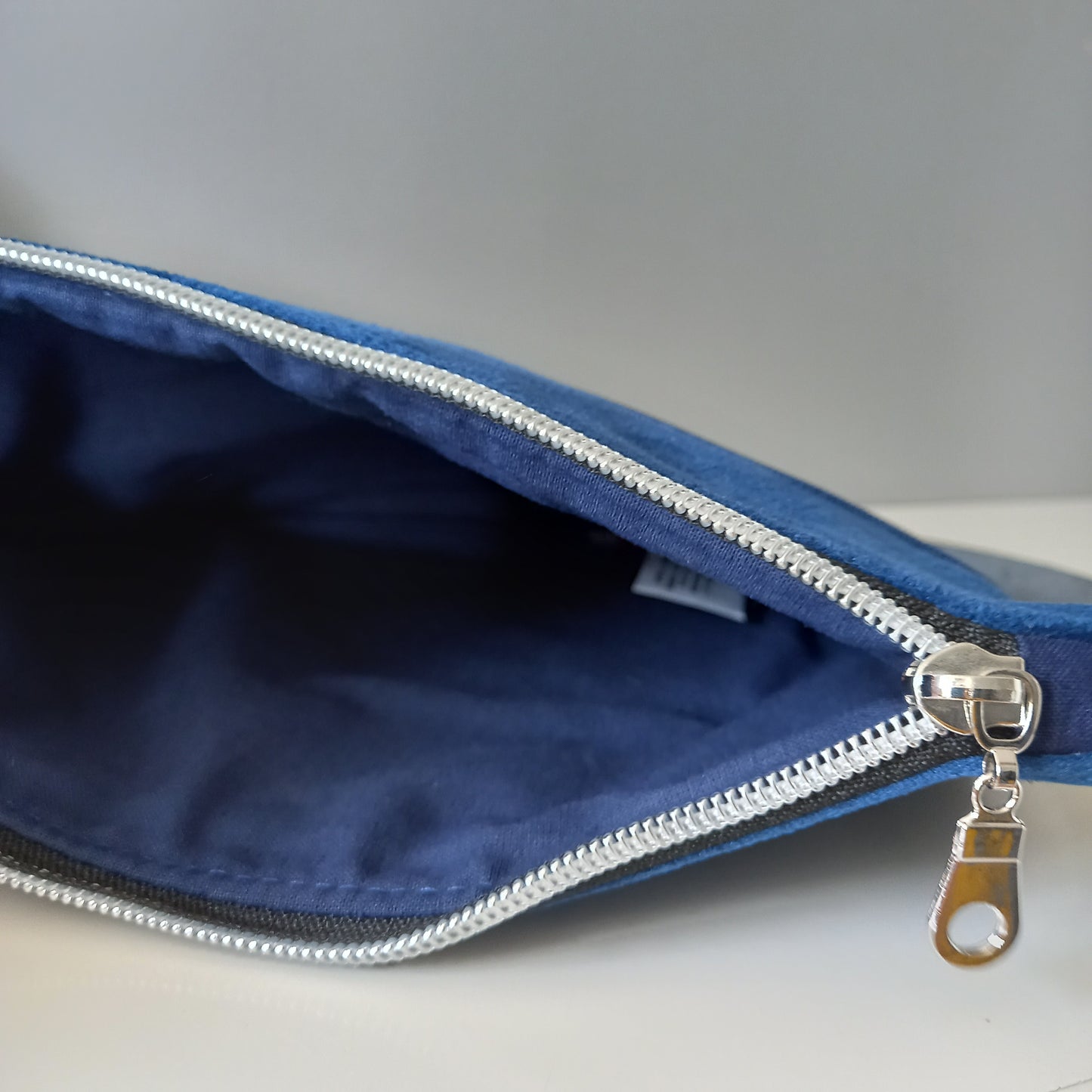 Sac Musette bleu arabesques or
