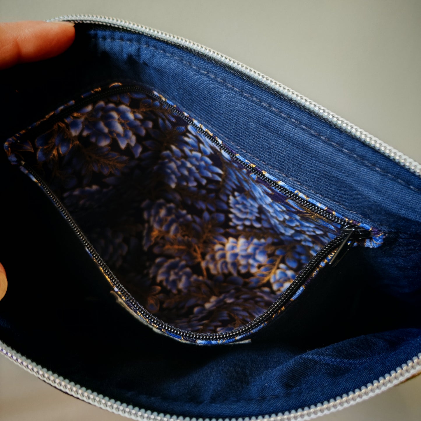 Sac Pils noir bleu floral