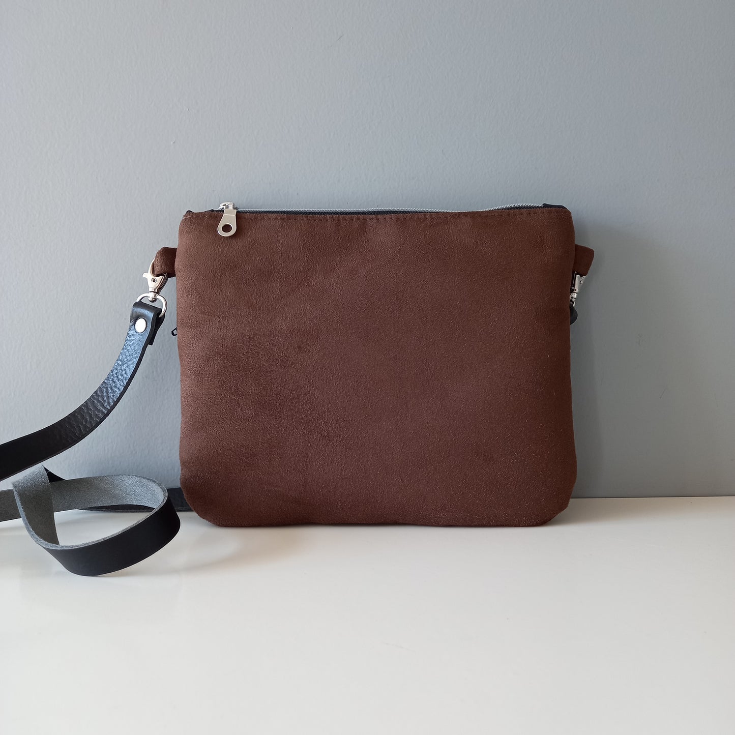 Sac Musette marron fleurs roses