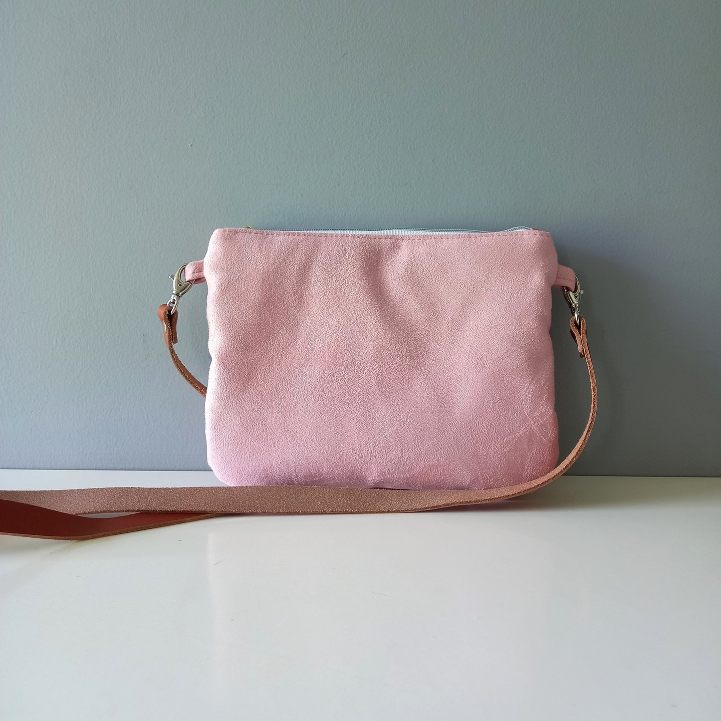 Le Petit Bandoulière rose poudré