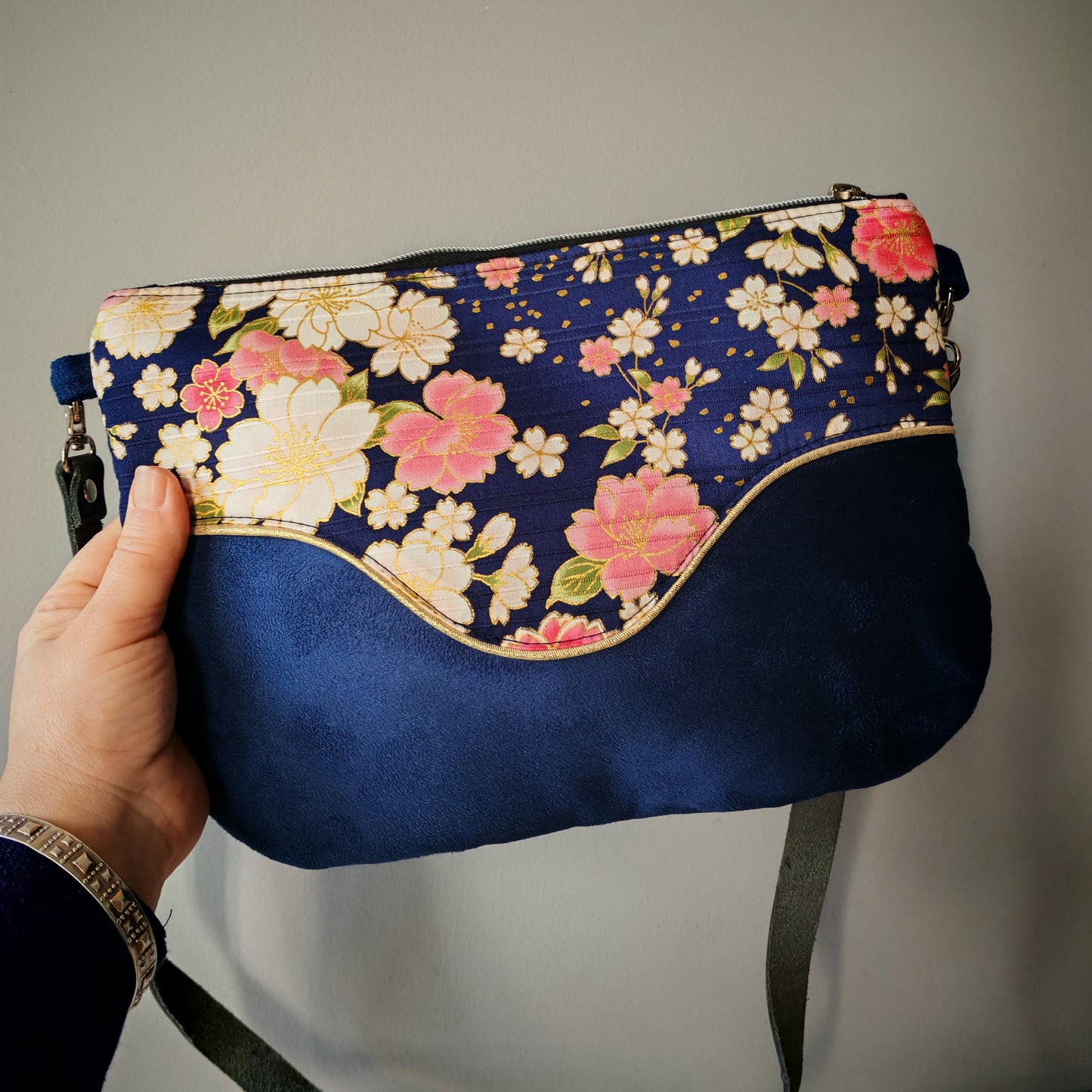 Sac Pils noir bleu floral