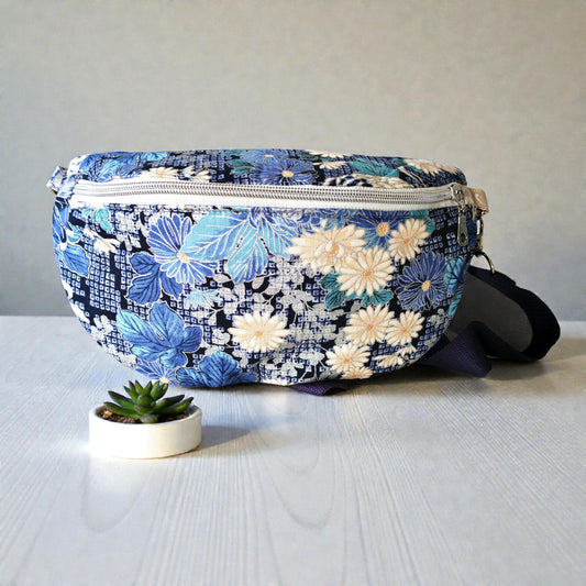 Banane bleu blanc fleurs argent