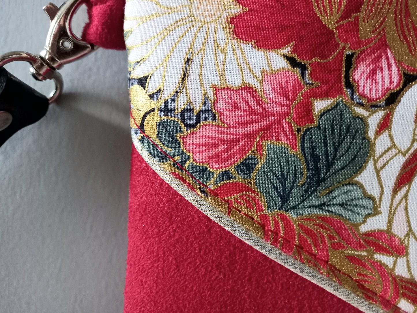 Le Petit Bandoulière rouge Chrysantème